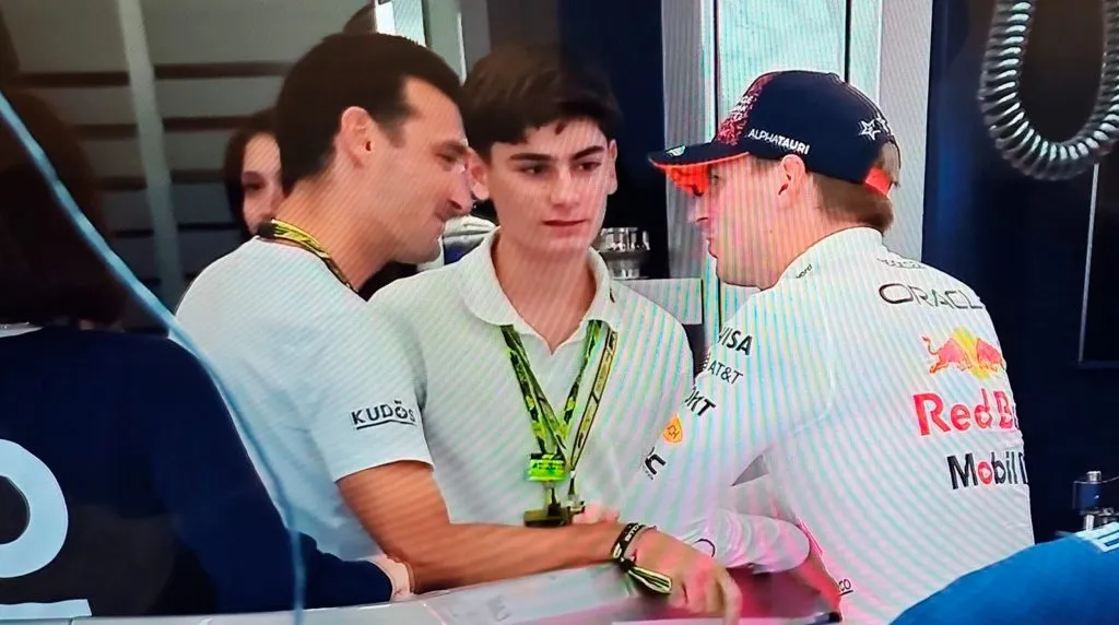 Scaloni mantuvo una charla mano a mano con Max Verstappen.