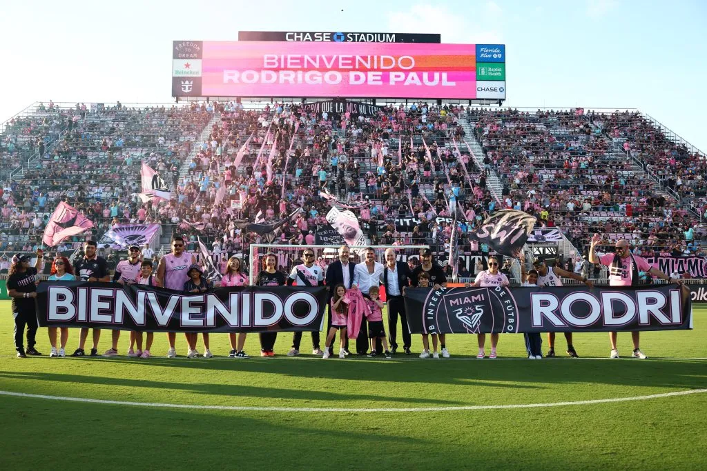 Rodrigo de Paul en su presentación como nuevo jugador de Inter Miami (Getty Images).