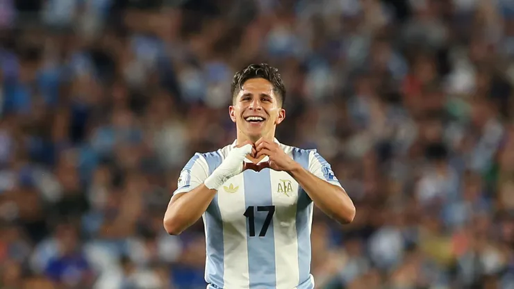 Giuliano Simeone con la Selección Argentina.
