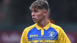 Cristian Totti, hijo de Francesco, durante su estadía en Frosinone de Italia. (Foto: @SerieD_24 en Instagram)