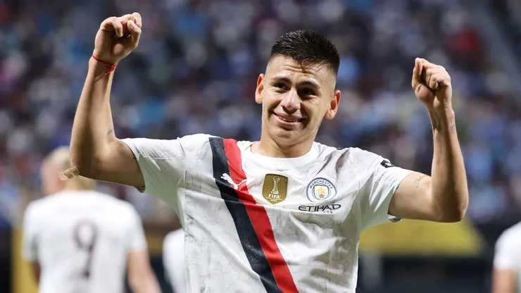 Un equipo de España y uno de Italia luchan por la cesión del Diablito Echeverri desde Manchester City
