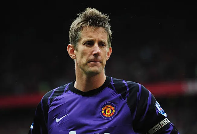 Edwin van der Sar llegó con 35 años a Manchester United y fue indiscutido hasta su retiro.