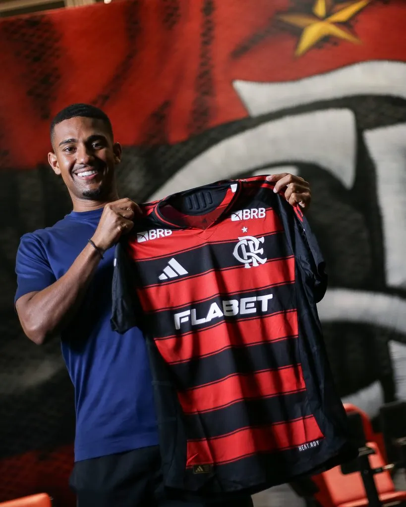 Samu Lino regresó al Flamengo, donde hizo inferiores.