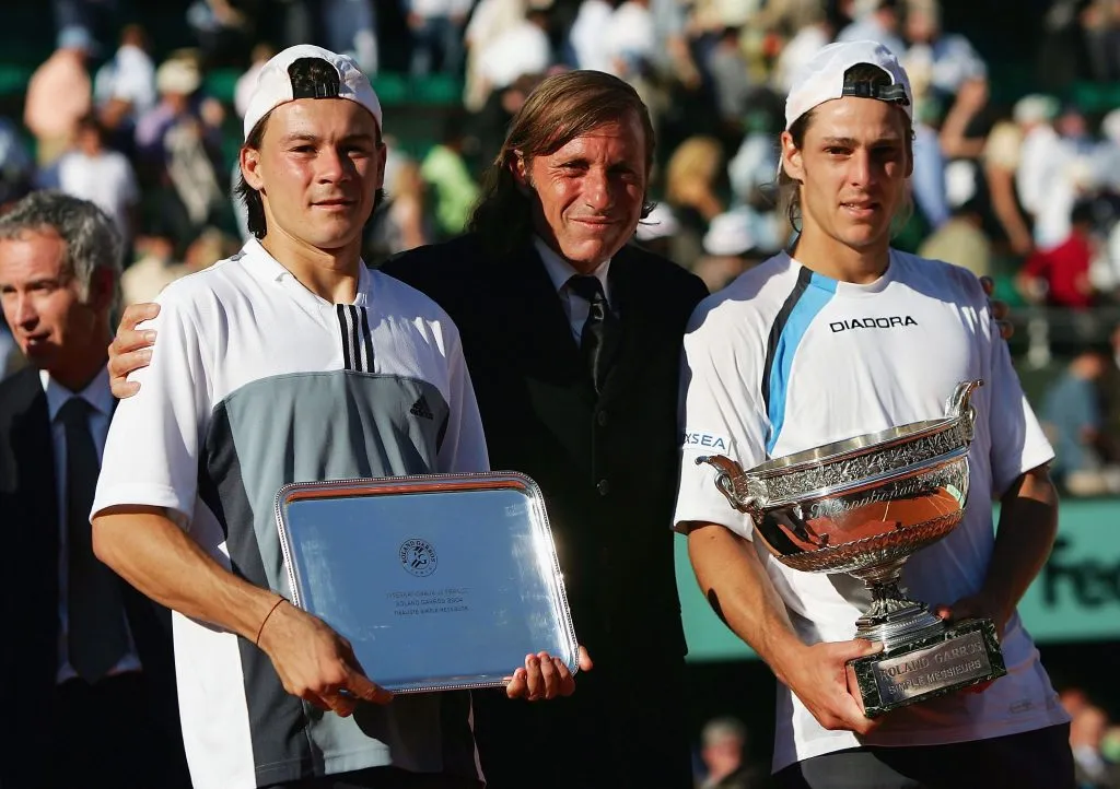 Coria, Vilas y Gaudio en la premiación de Roland Garros 2004. (Foto: Getty).
