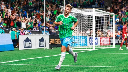 El golazo "de Puskás" de Pedro De La Vega en el histórico 7 a 0 de Seattle Sounders a Cruz Azul