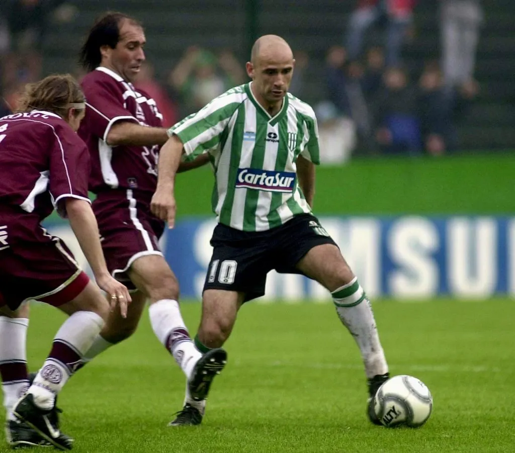 José Luis Sánchez, fútbol de potrero. (Foto: Prensa Banfield).