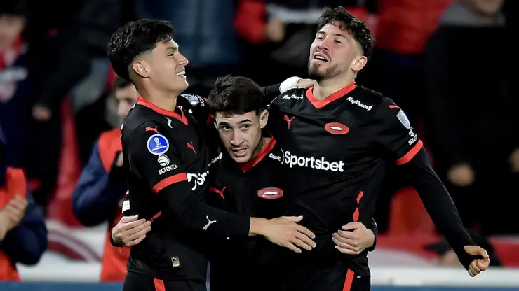 Los jugadores de Independiente, a puro festejo.