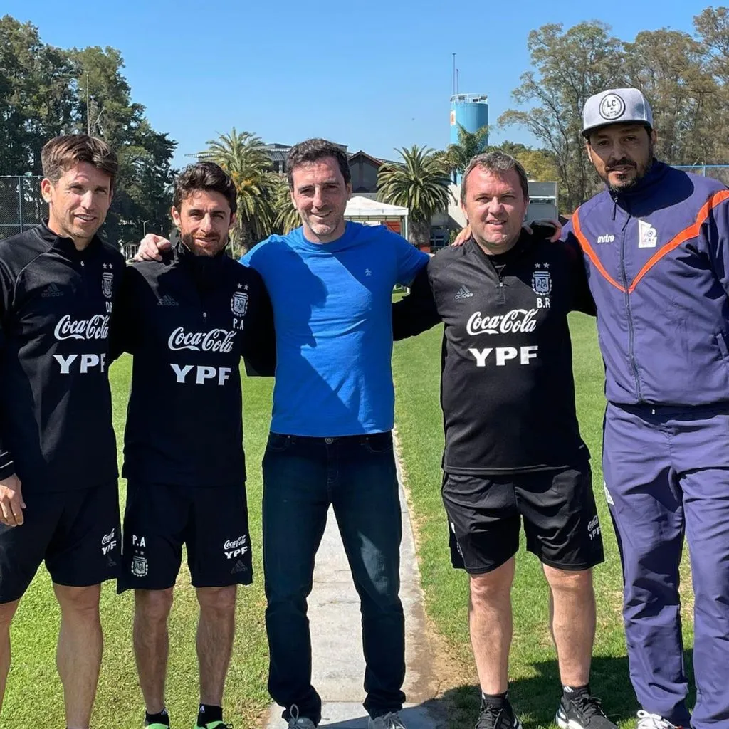 El Mumo con algunos ex compañeros: Placente, Aimar, Romeo y el Cuqui Silvera. Foto IG.