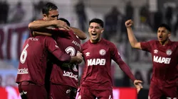 Los jugadores de Lanús tras vencer a Huracán por la Copa Argentina. (Foto: @clublanus)