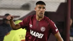 Ronaldo Dejesus, defensor paraguayo de Lanús que sufrió una dura lesión.