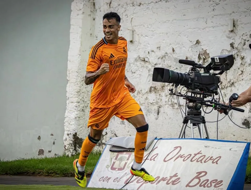Reinier en uno de los pocos partidos que jugó para el filial de Real Madrid (@reinier.jesus).