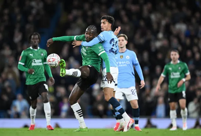 Vitor Reis apenas sumó un partido de titular en el Mundial de Clubes y otro en FA Cup.