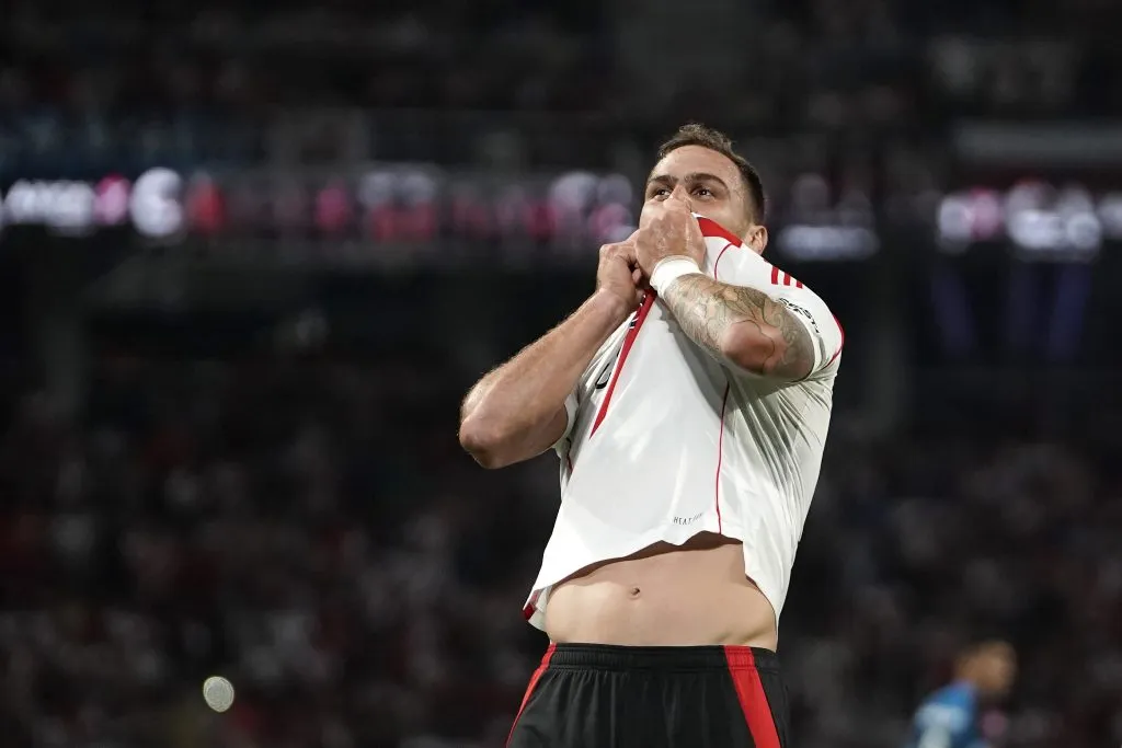 SANTIAGO DEL ESTERO, ARGENTINA – MARCH 19: Leandro Gonzalez Pirez of River Plate celebrates after scoring the team’s first goal during the Copa Argentina 2025 match between River Plate and Club Ciudad de Bolivar at Estadio Unico Madre de Ciudades on March 19, 2025 in Santiago del Estero, Argentina. (Photo by Joaquín Camiletti/Getty Images)