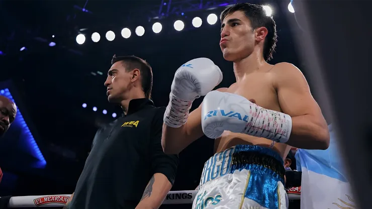 Mirco Cuello vs. Sergio Ríos, por el título mundial interino de peso pluma de la AMB: hora, canal y cartelera completa
