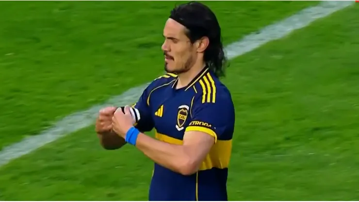 La fuerte reacción de La Bombonera a la salida de Alan Velasco y Edinson Cavani en Boca vs. Racing