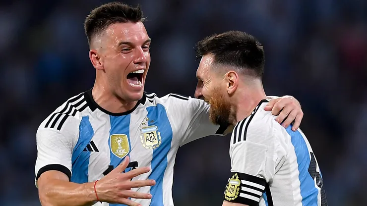 Giovani Lo Celso y Lionel Messi en la Selección Argentina.
