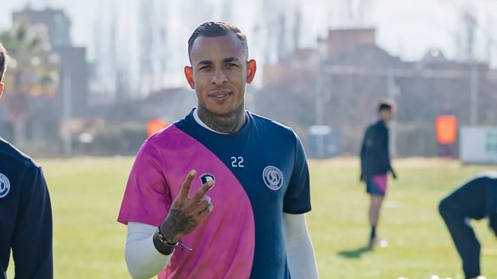 Sebastián Villa, delantero colombiano de Independiente Rivadavia de Mendoza y ex Boca.