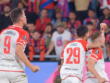 Estudiantes le ganó sobre la hora a Cerro Porteño y sueña con los cuartos de final