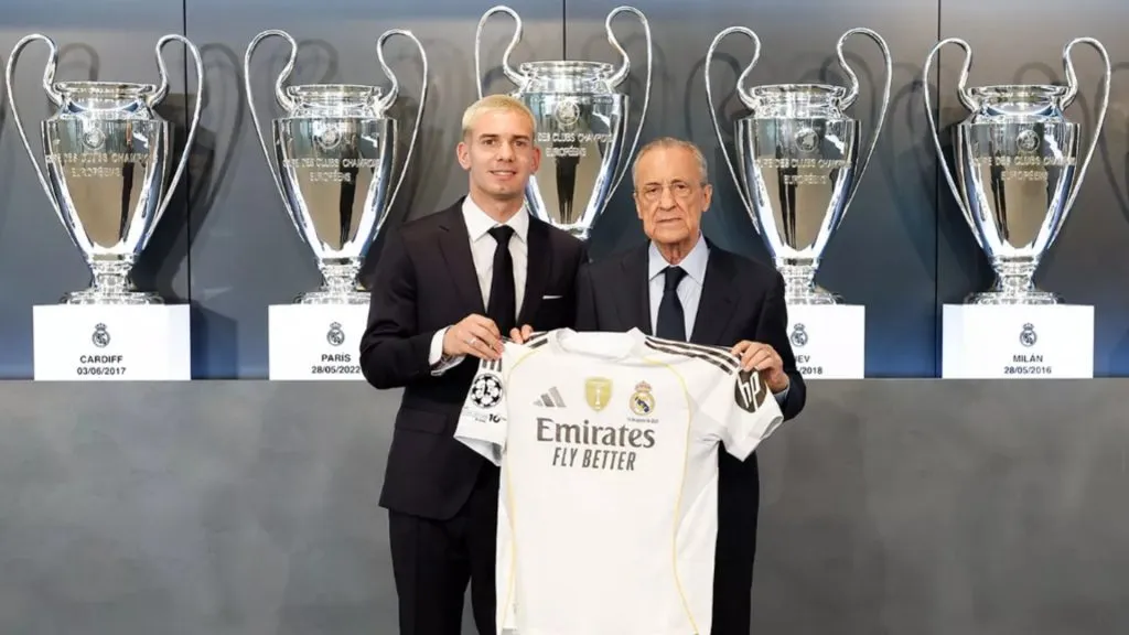 Mastantuono y Florentino Pérez. (Foto: Prensa Real Madrid).