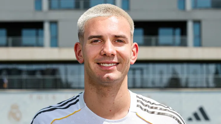 Franco Mastantuono en su presentación en Real Madrid.