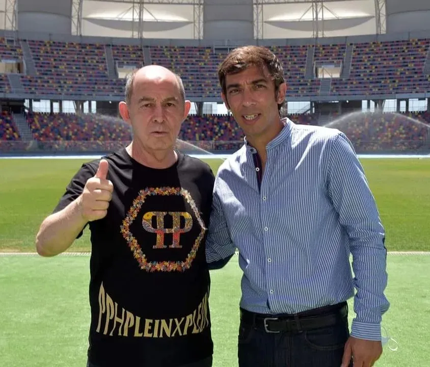 Marchant con Bochini en el estadio. Foto Gobierno de Santiago.