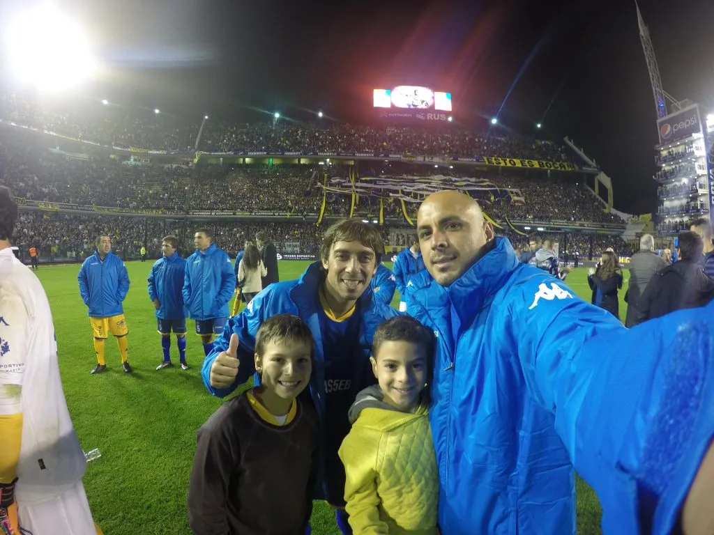 Con el Pelado Pérez en la Bombonera. Foto Facebook.