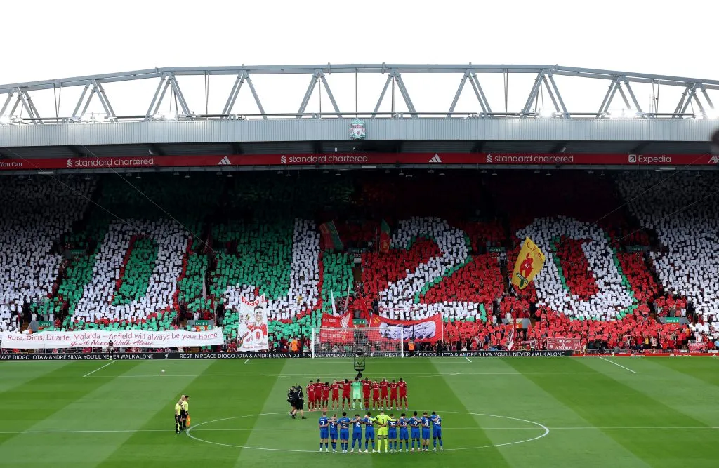 El mosaico de Liverpool en homenaje a Diogo Jota, previo a su debut en la Premier League (Getty Images).