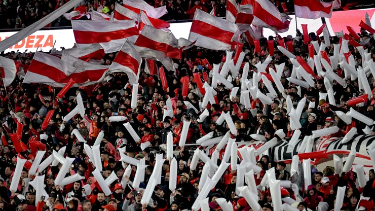 Los hinchas de River Plate en la tribuna del Estadio Monumental.