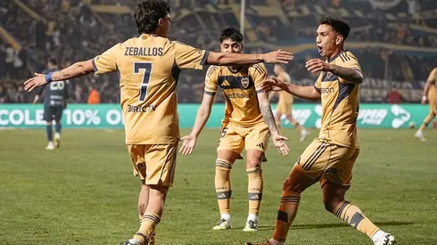 Los jugadores de Boca celebrando el gol del Changuito Zeballos.