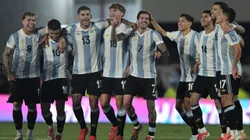 Los jugadores de la Selección Argentina celebran el triunfo ante Brasil.