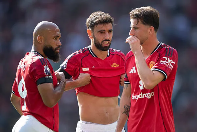 Manchester United inició la temporada con derrota, como local, ante el Arsenal.