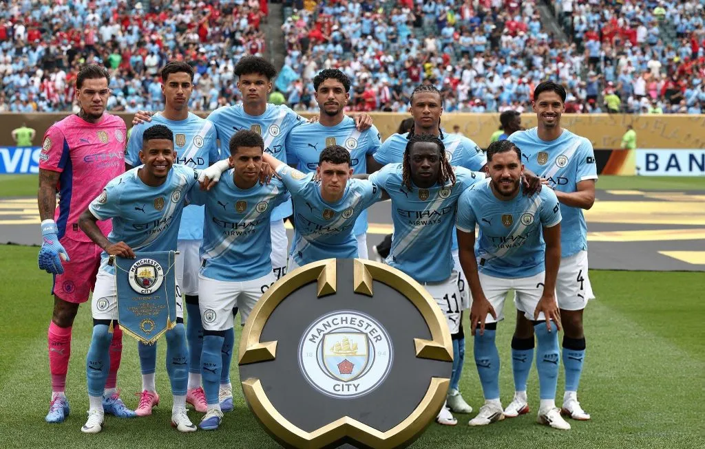 Manchester City todavía busca desprenderse de algunos de sus futbolistas.