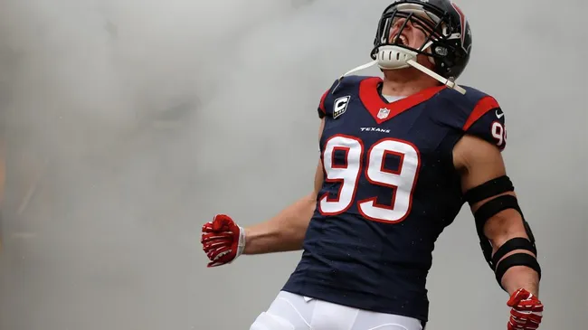 En la NFL recuerdan a J.J. Watt como uno de los mejores defensivos de todos los tiempos.
