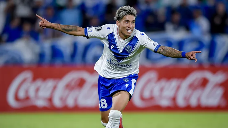 Carrizo festeja un gol de Vélez.