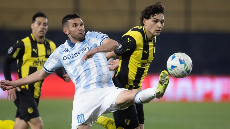 Racing y Peñarol definen el pase a cuartos de final.