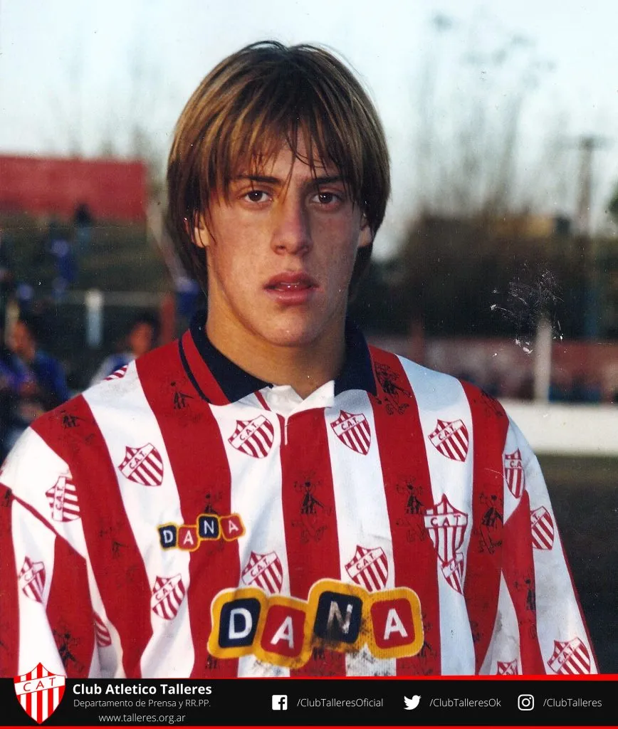 Un Denis joven en sus primeros años de fútbol. Foto Talleres