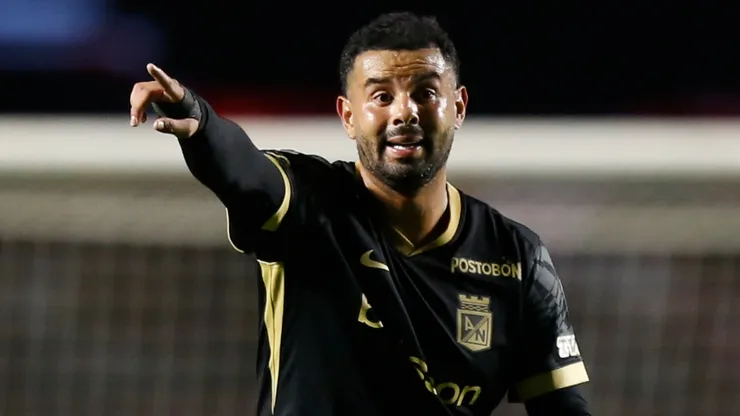 Edwin Cardona no terminó en cancha el duelo ante Sao Paulo