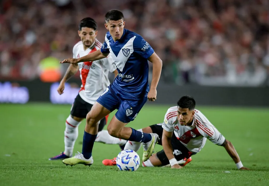 Vélez tomó la decisión de apartar a Thiago Fernández.