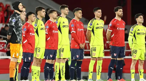 Los jugadores de Independiente y U de Chile en el encuentro por Copa Sudamericana.