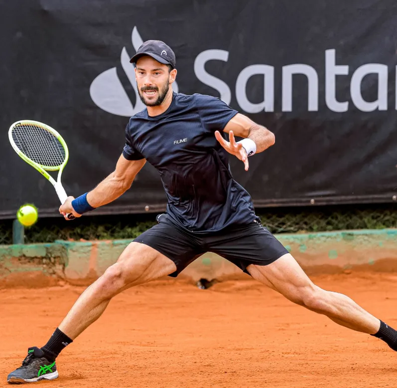 Mariano Kestelboim actualmente es 415 del mundo, pero supo llegar a la posición 159. (Foto: @omar__erre).