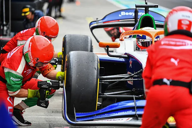 Montoya marcha noveno con el PREMA Racing en la F2 2025.