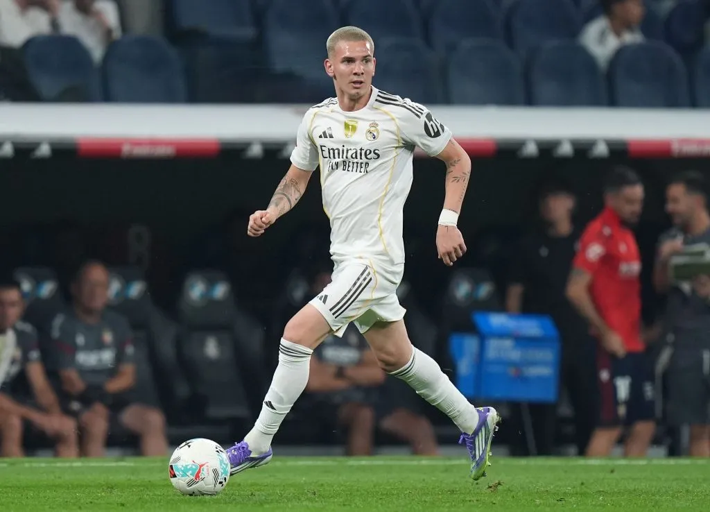 Franco Mastantuono, durante su debut en Real Madrid en el encuentro ante Osasuna por LaLiga, disputado en el Estadio Santiago Bernabéu. (Getty Images)
