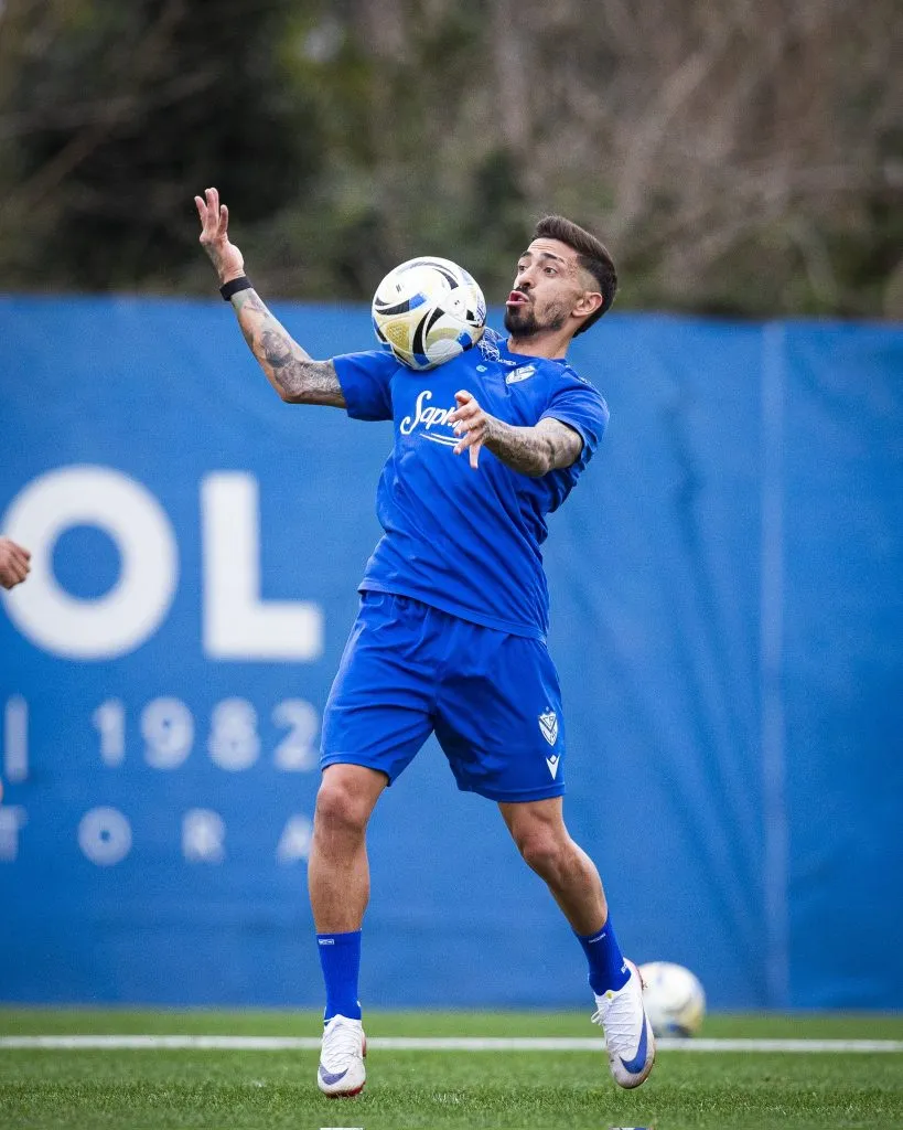 Lanzini completó sus dos primeros entrenamientos en Vélez.