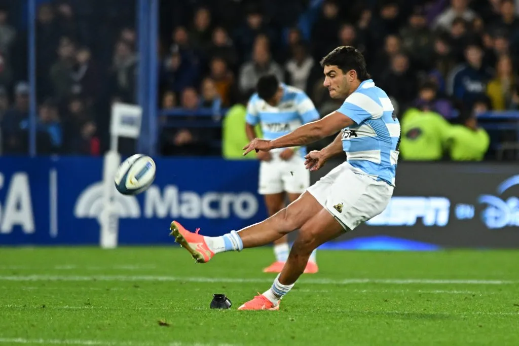 Santiago Carrera aportó dos conversiones y tres penales efectivos al histórico triunfo de Los Pumas. (Foto de Getty).