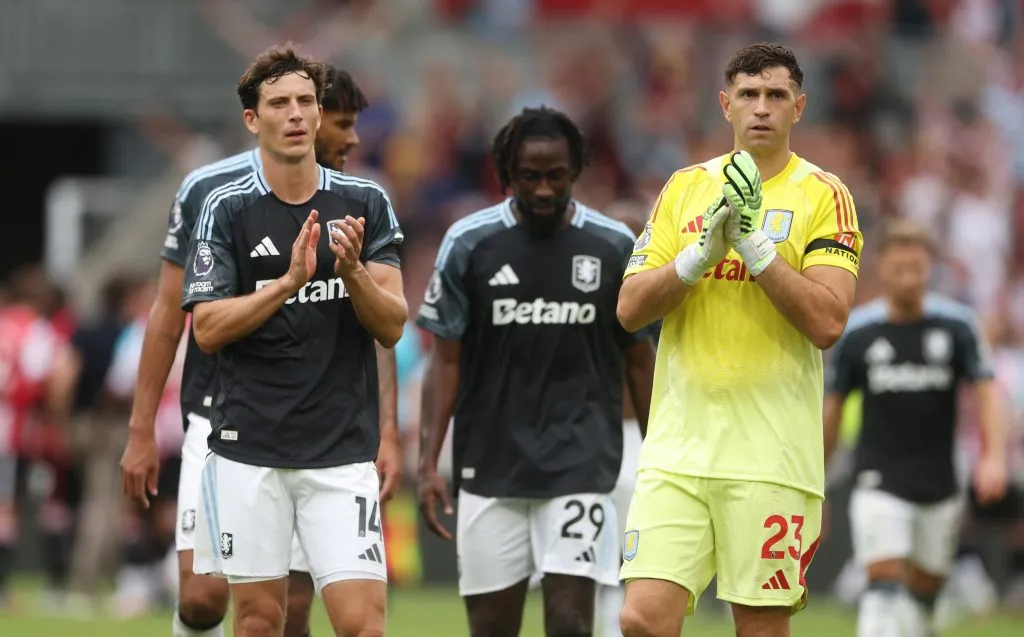 Aston Villa cayó 1-0 ante Brentford por la Premier League (Getty Images).