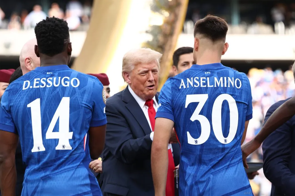 Anselmino jugó un par de minutos oficiales en Chelsea y se coronó campeón mundial de clubes. (Foto de Getty).