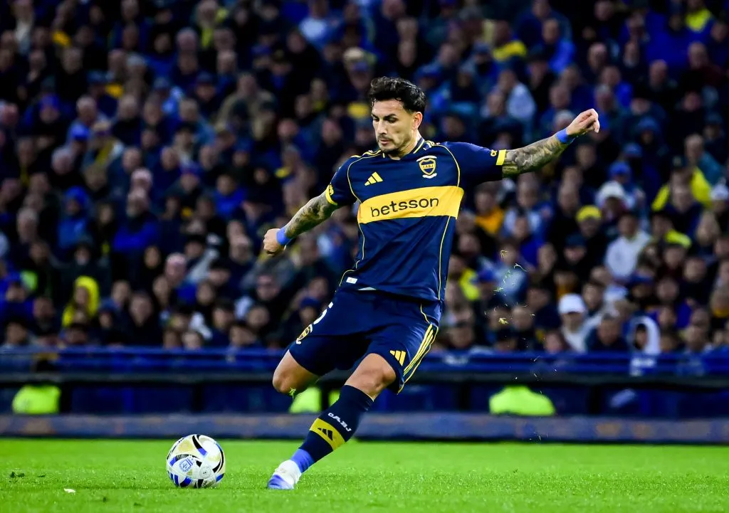 Leandro Paredes, futbolista de Boca Juniors durante el encuentro ante Banfield por el Torneo Clausura 2025. (Getty Images)