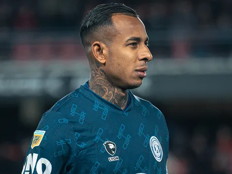 Cruzeiro y Santos buscan a Villa, que negocia con River