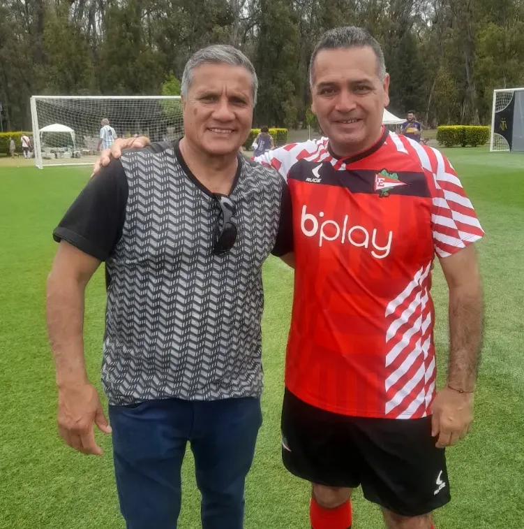 Héctor Enrique y Sopa Aguilar. (Foto: @manuelsantosaguilar).