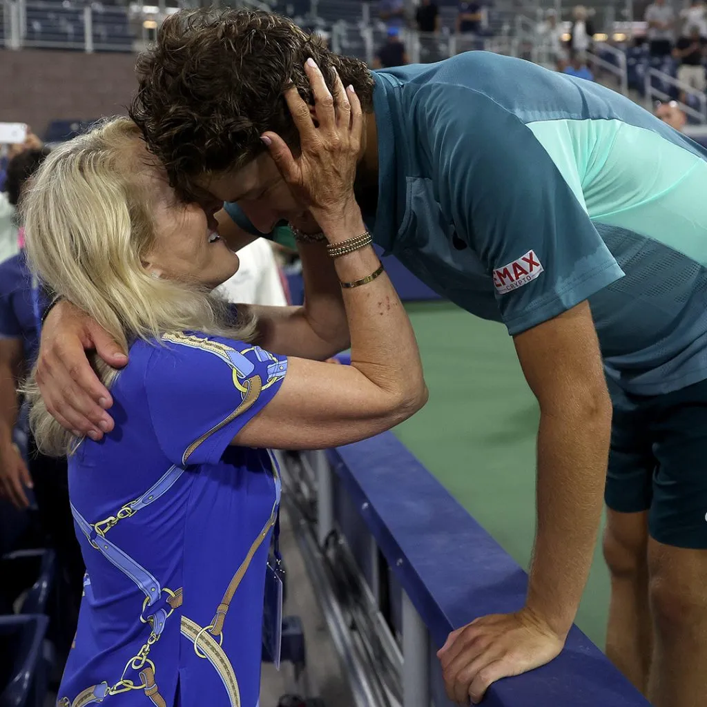 Tracy Austin y su hijo Brandon Holt. (Foto: @usopen).